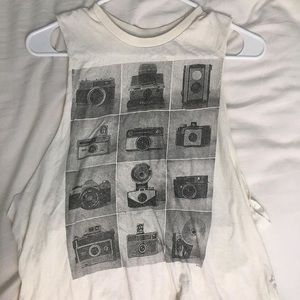 BRANDY MELVILLE CAMERAS MUSCLE TEE